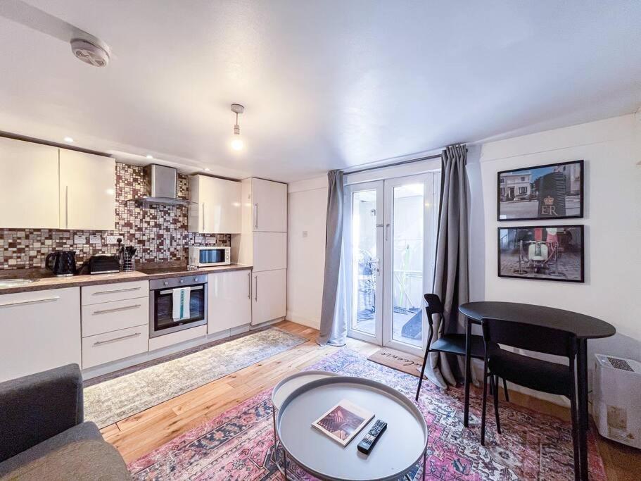 Stylish Camden Apartment B2 Лондон Экстерьер фото